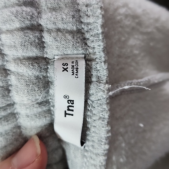 Aritzia Tna Gray Sweatpants with Elastic  Waistband Drawstring Joggers Athletic - Picture 6 of 8